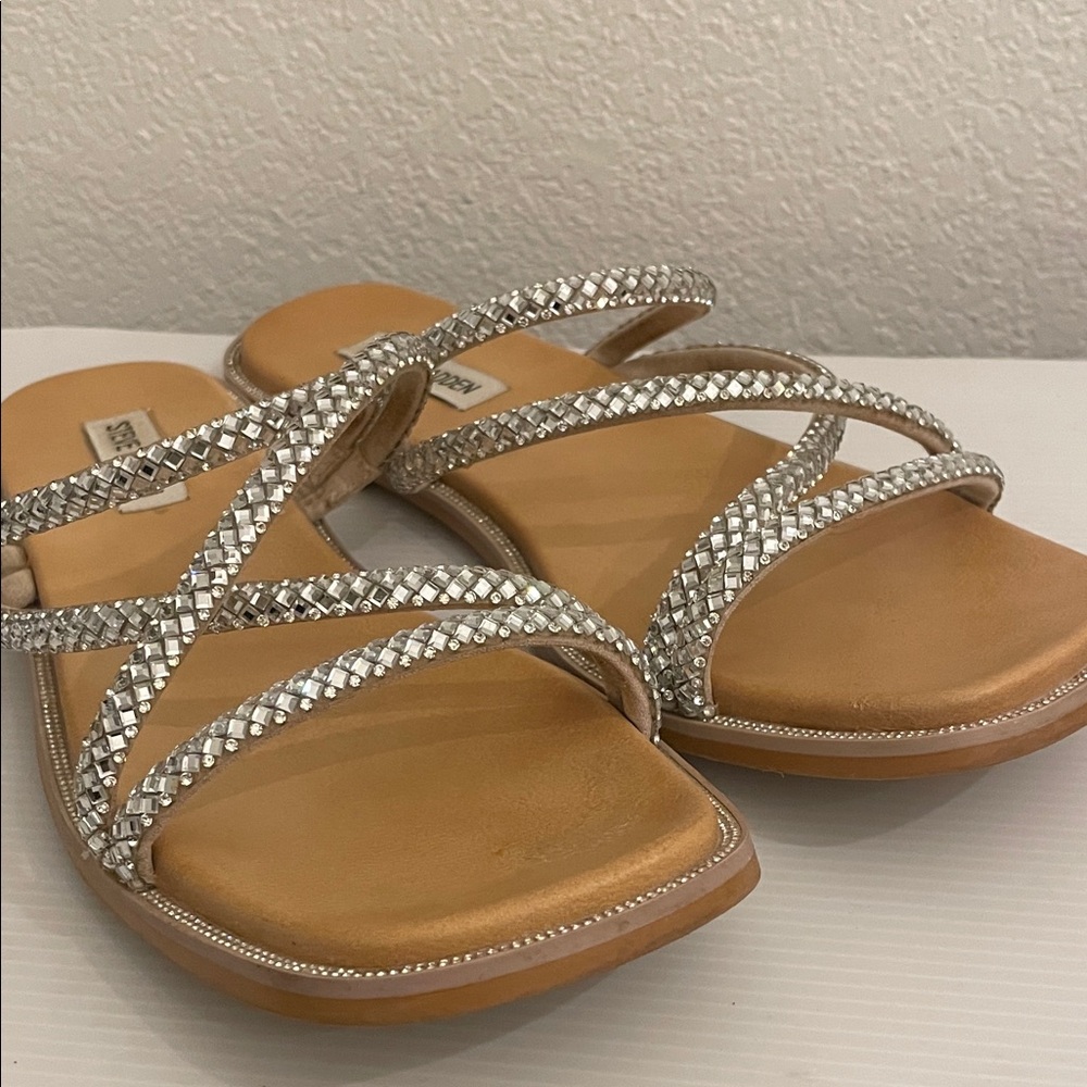 Steve Madden Women’s Wauna Bling Flat Sandals - Picture 4 of 8